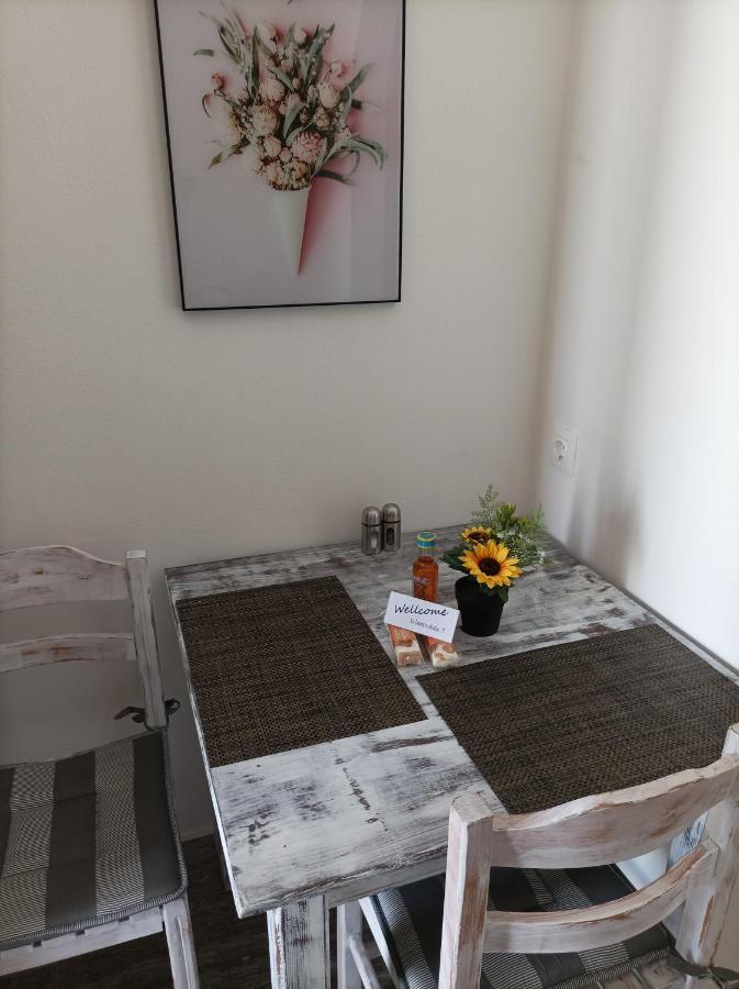 Demy'S Studio Apartment Acharavi  Bagian luar foto